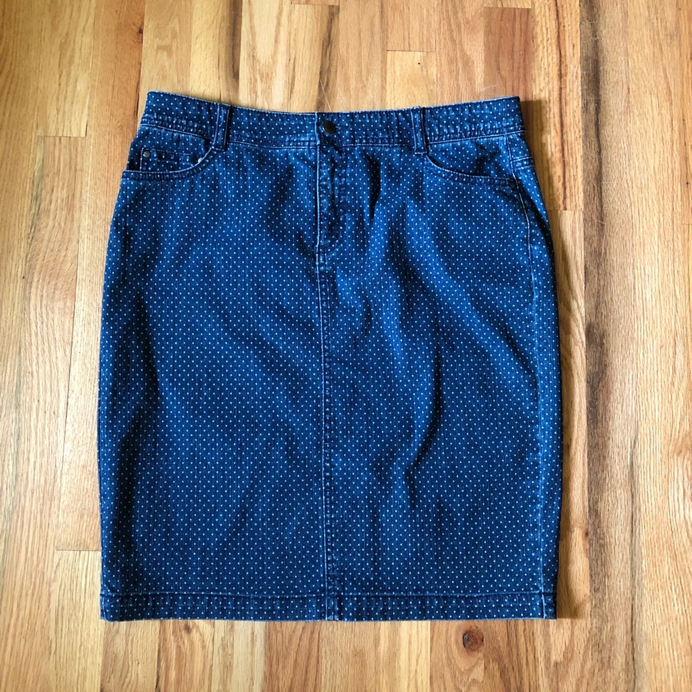 Adorable PolkaDot CharterClub Denim Skirt! Size 10
